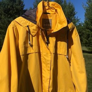 Ladie’s Hooded Jacket 💛